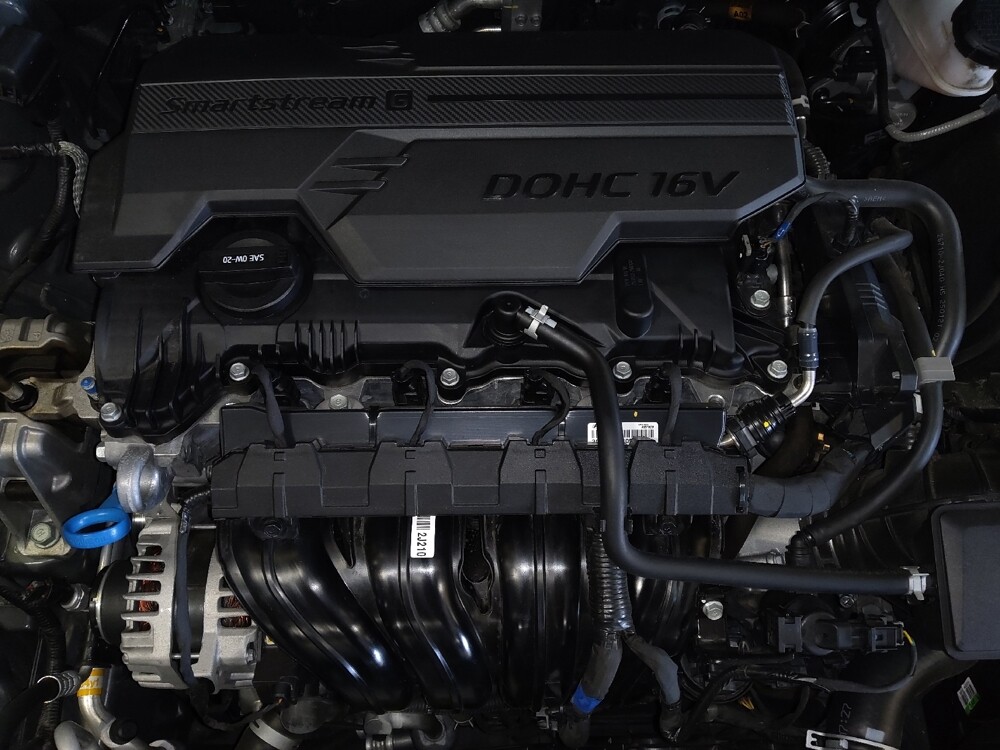 2025 Hyundai Elantra in Wilmington, NC 28405 - 18133312 30