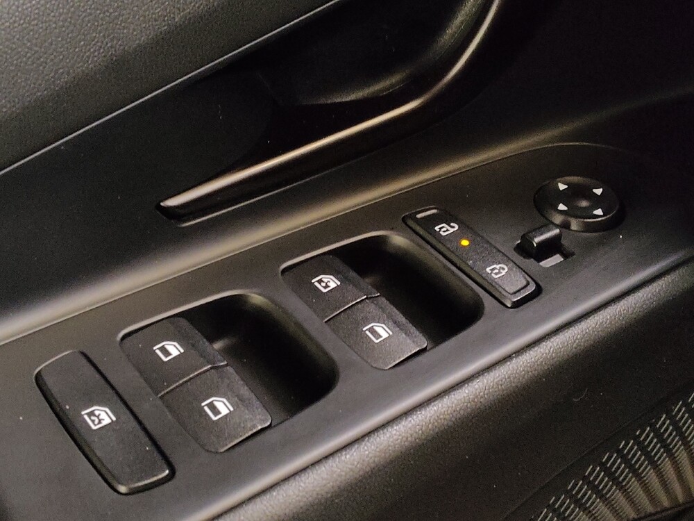 2025 Hyundai Elantra in Wilmington, NC 28405 - 18133312 27