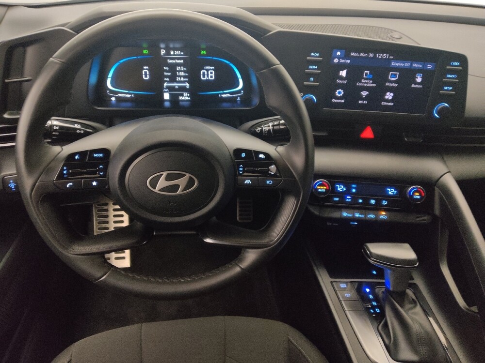 2025 Hyundai Elantra in Wilmington, NC 28405 - 18133312 22