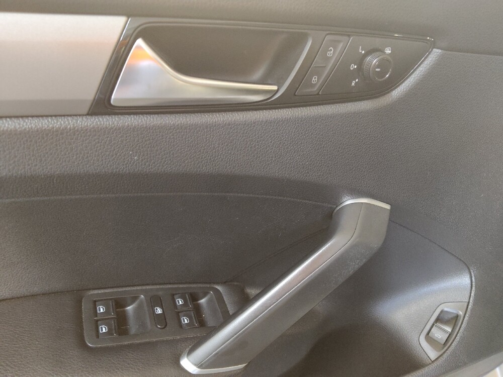 2020 Volkswagen Passat in Columbia, SC 29210 - 18133333 27