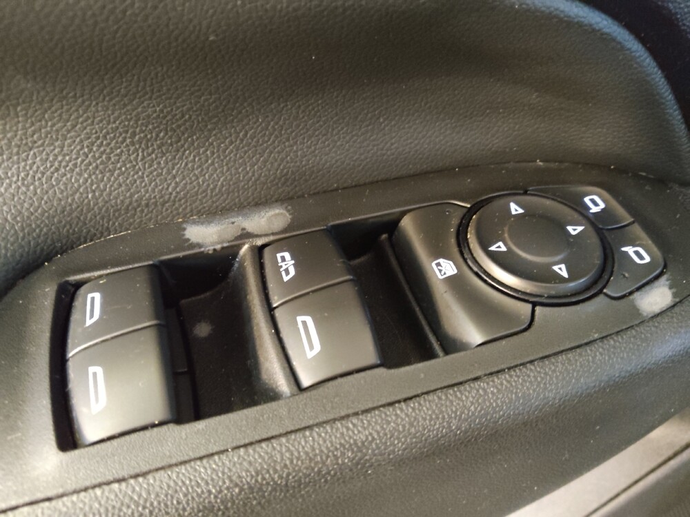 2021 Chevrolet Equinox in Raleigh, NC 27604 - 18133348 27