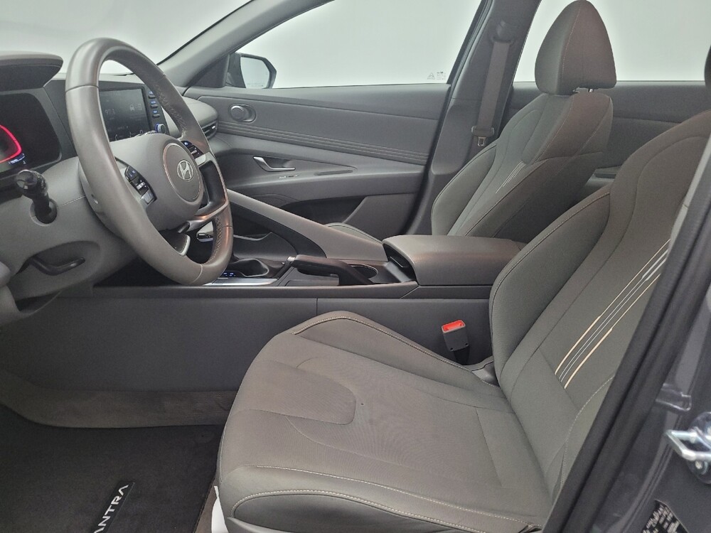 2025 Hyundai Elantra in Memphis, TN 38115 - 18133361 17