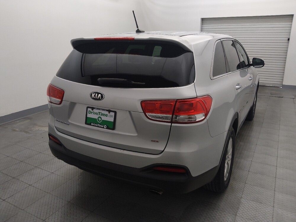2016 Kia Sorento in Houston, TX 77060 - 18133371 7