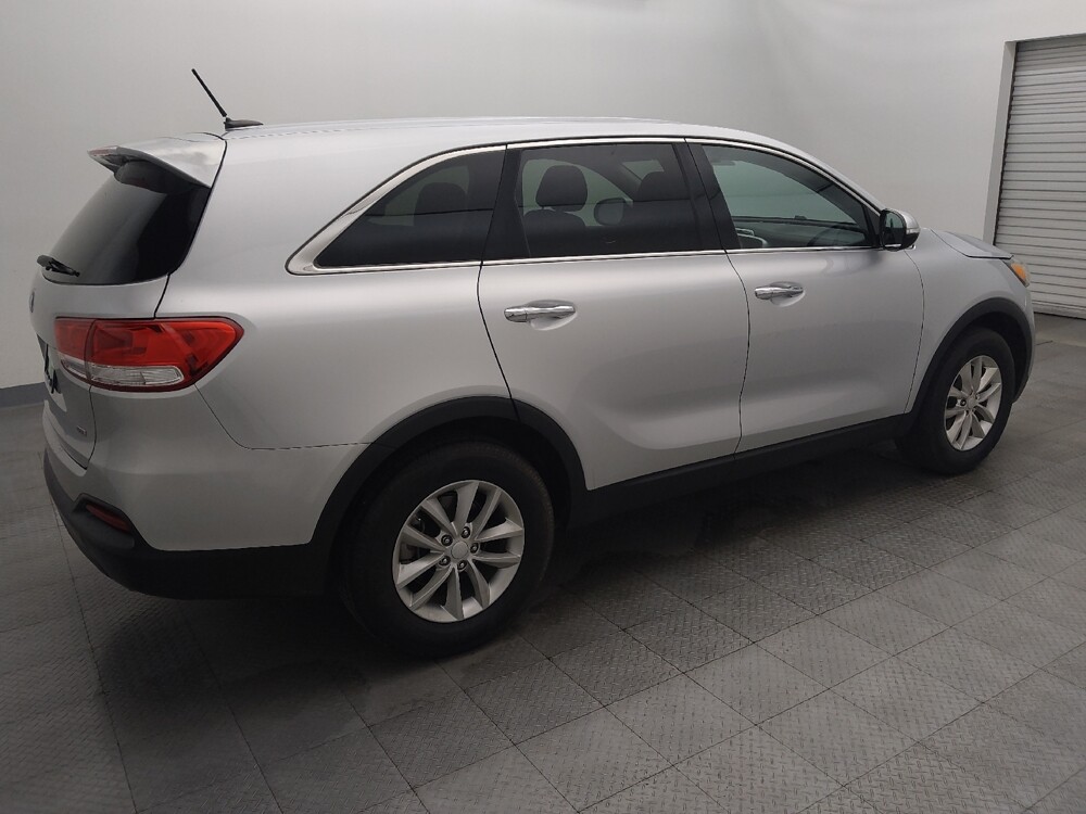 2016 Kia Sorento in Houston, TX 77060 - 18133371 10