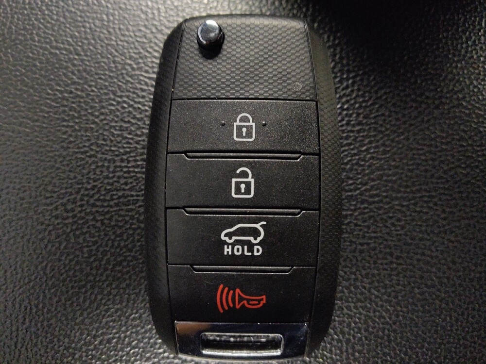 2016 Kia Sorento in Houston, TX 77060 - 18133371 32