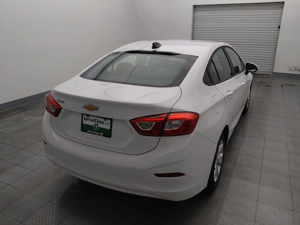 2019 Chevrolet Cruze in Houston, TX 77060 - 18133380 7