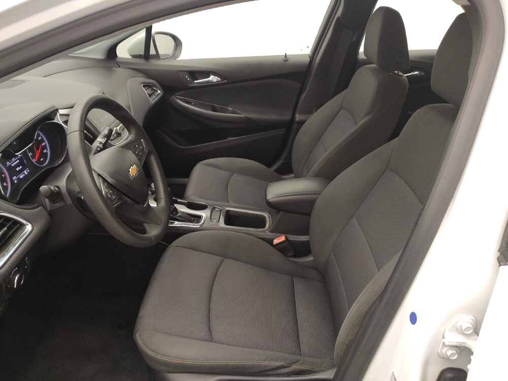 2019 Chevrolet Cruze in Houston, TX 77060 - 18133380 17