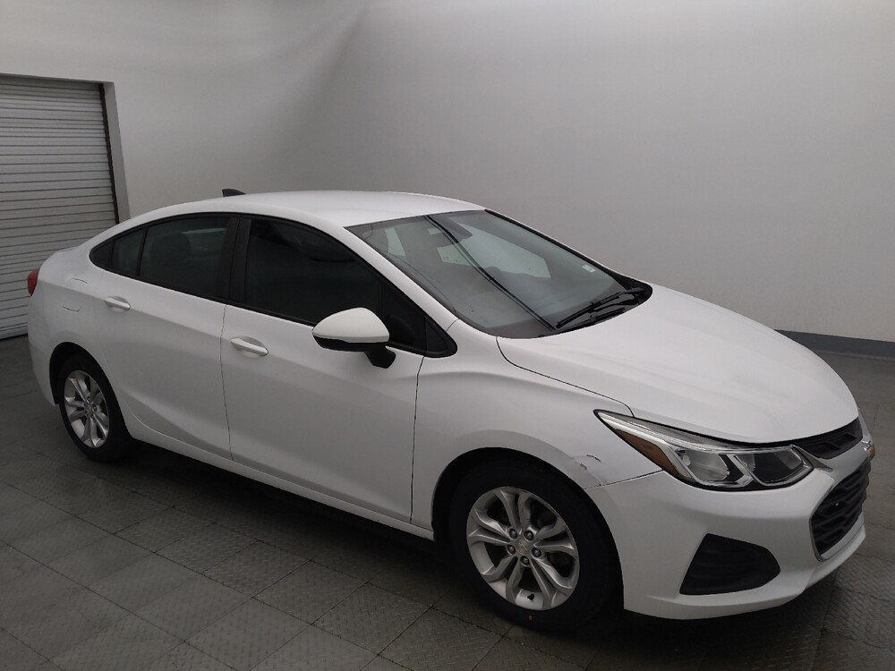 2019 Chevrolet Cruze in Houston, TX 77060 - 18133380 11