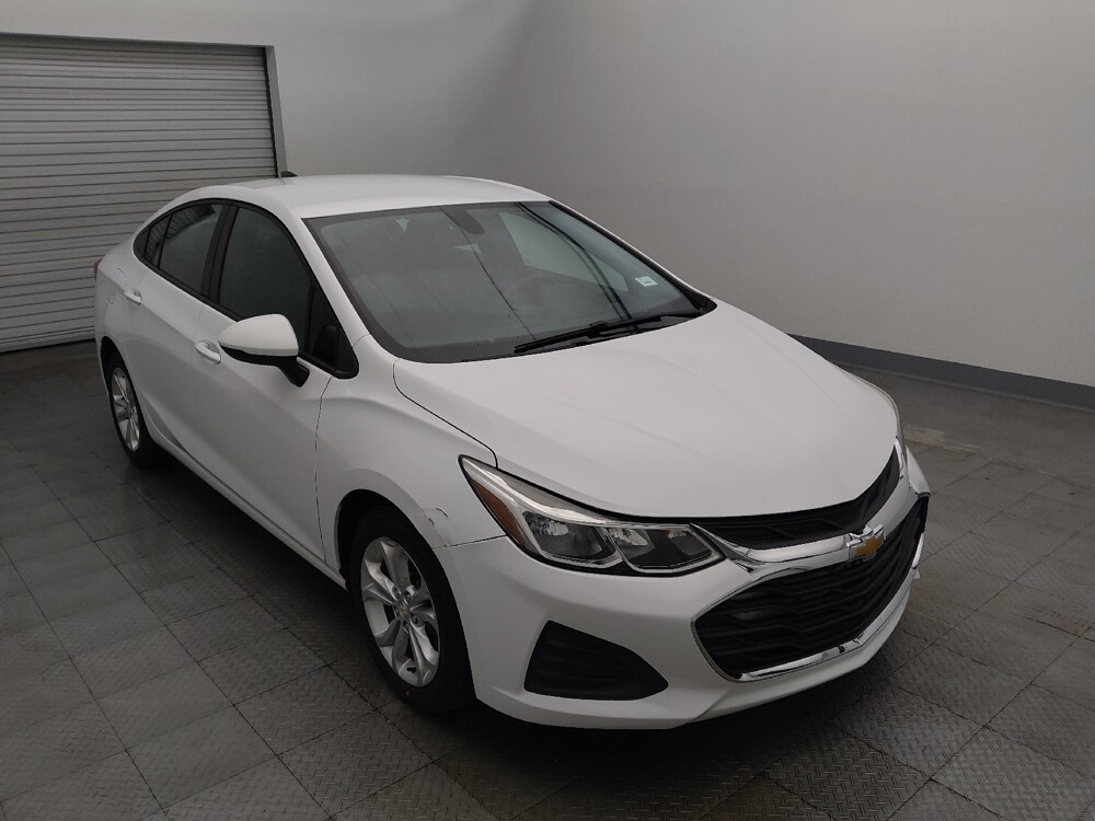 2019 Chevrolet Cruze in Houston, TX 77060 - 18133380 13