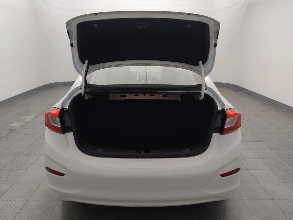 2019 Chevrolet Cruze in Houston, TX 77060 - 18133380 29