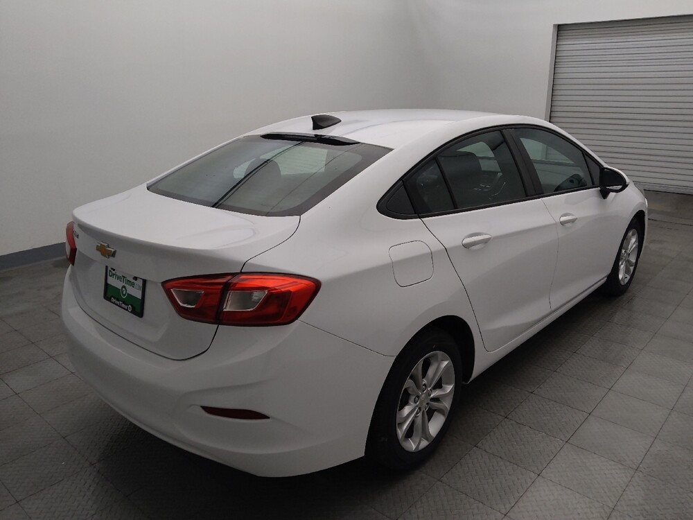 2019 Chevrolet Cruze in Houston, TX 77060 - 18133380 9