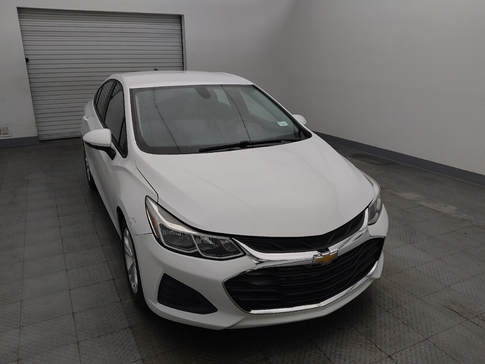 2019 Chevrolet Cruze in Houston, TX 77060 - 18133380 14