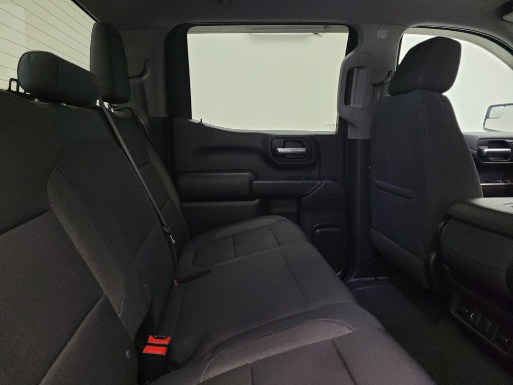 2019 Chevrolet Silverado 1500 in Louisville, KY 40258 - 18133396 19