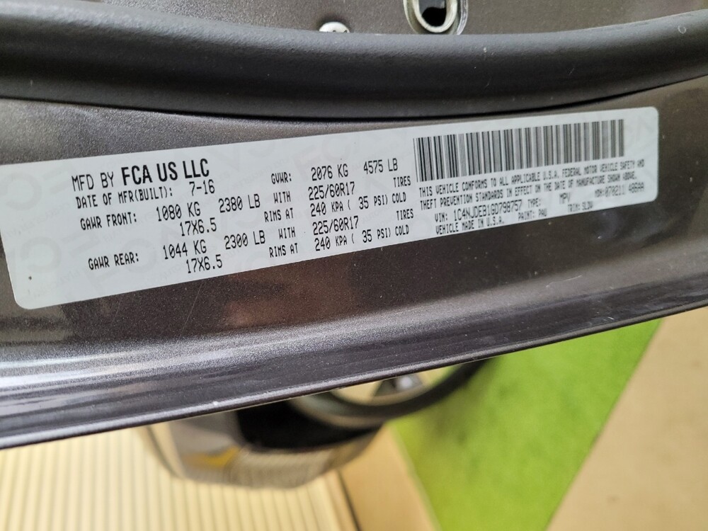 2016 Jeep Compass in Louisville, KY 40258 - 18133399 33