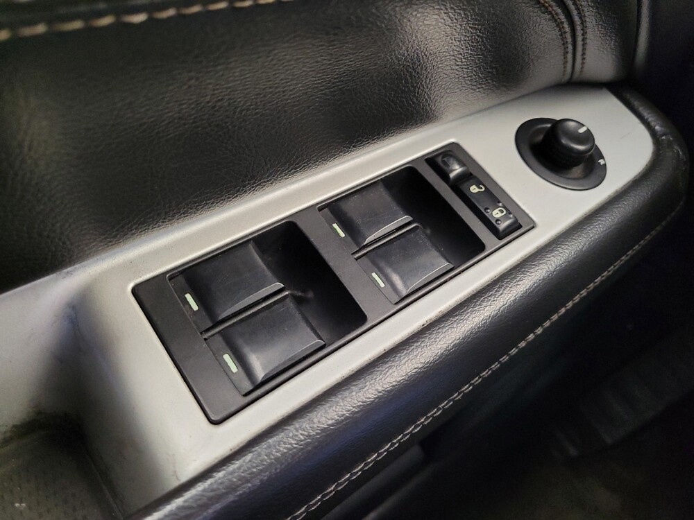 2016 Jeep Compass in Louisville, KY 40258 - 18133399 27