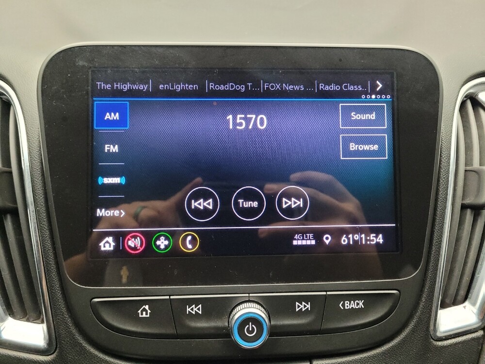 2020 Chevrolet Malibu in Maple Heights, OH 44137 - 18133400 25