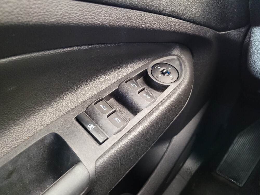 2016 Ford Escape in Louisville, KY 40258 - 18133402 27