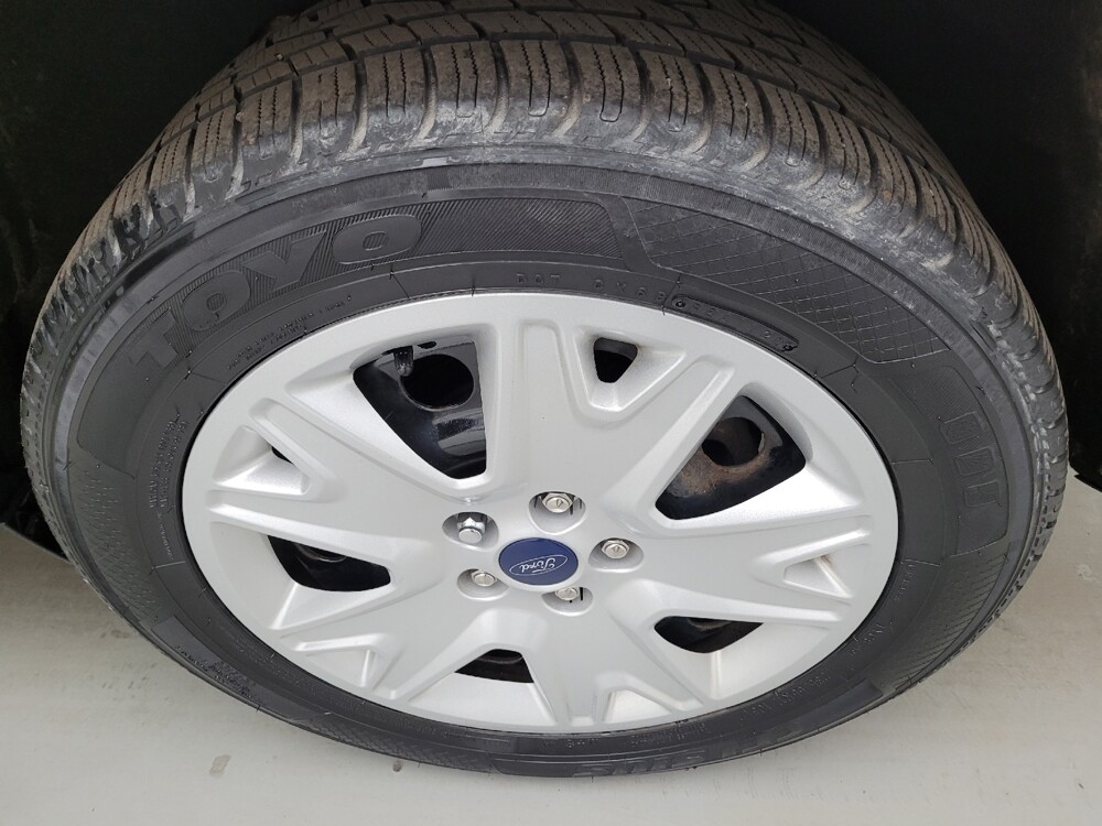 2016 Ford Escape in Louisville, KY 40258 - 18133402 31