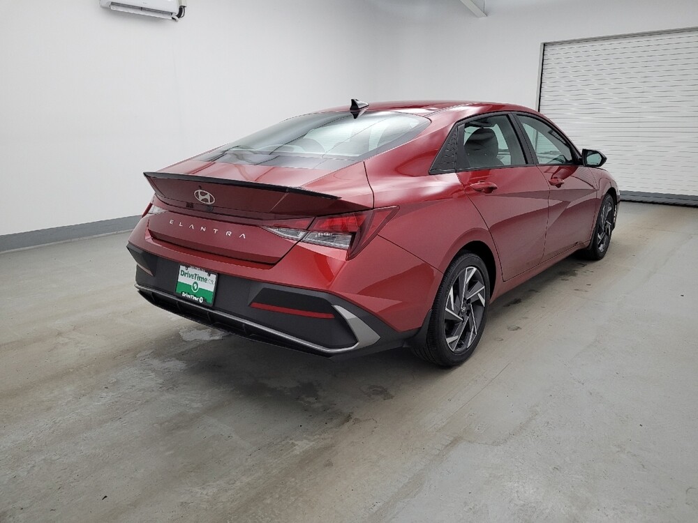 2025 Hyundai Elantra in Cincinnati, OH 45255 - 18133406 9
