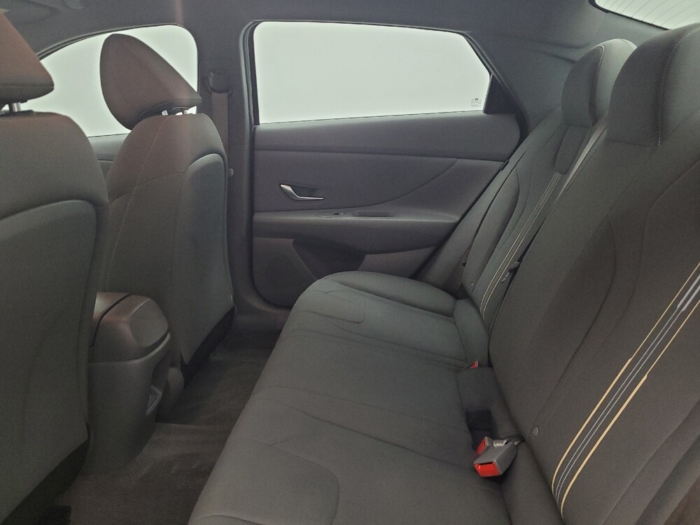 2025 Hyundai Elantra in Cincinnati, OH 45255 - 18133406 18
