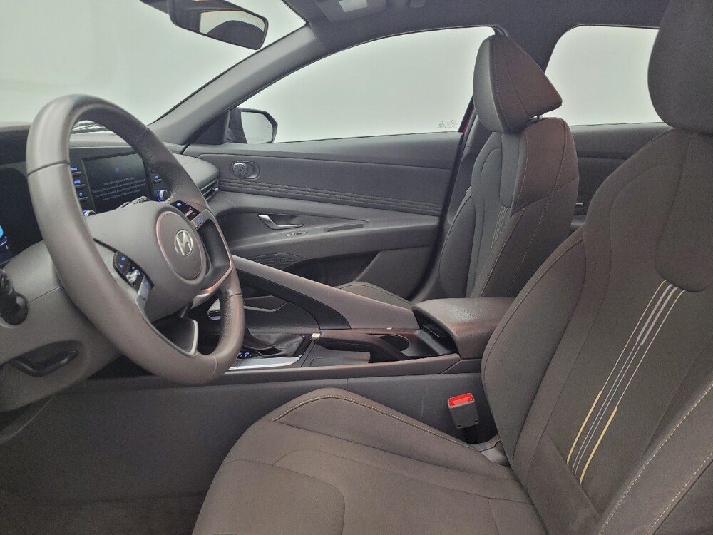 2025 Hyundai Elantra in Cincinnati, OH 45255 - 18133406 17