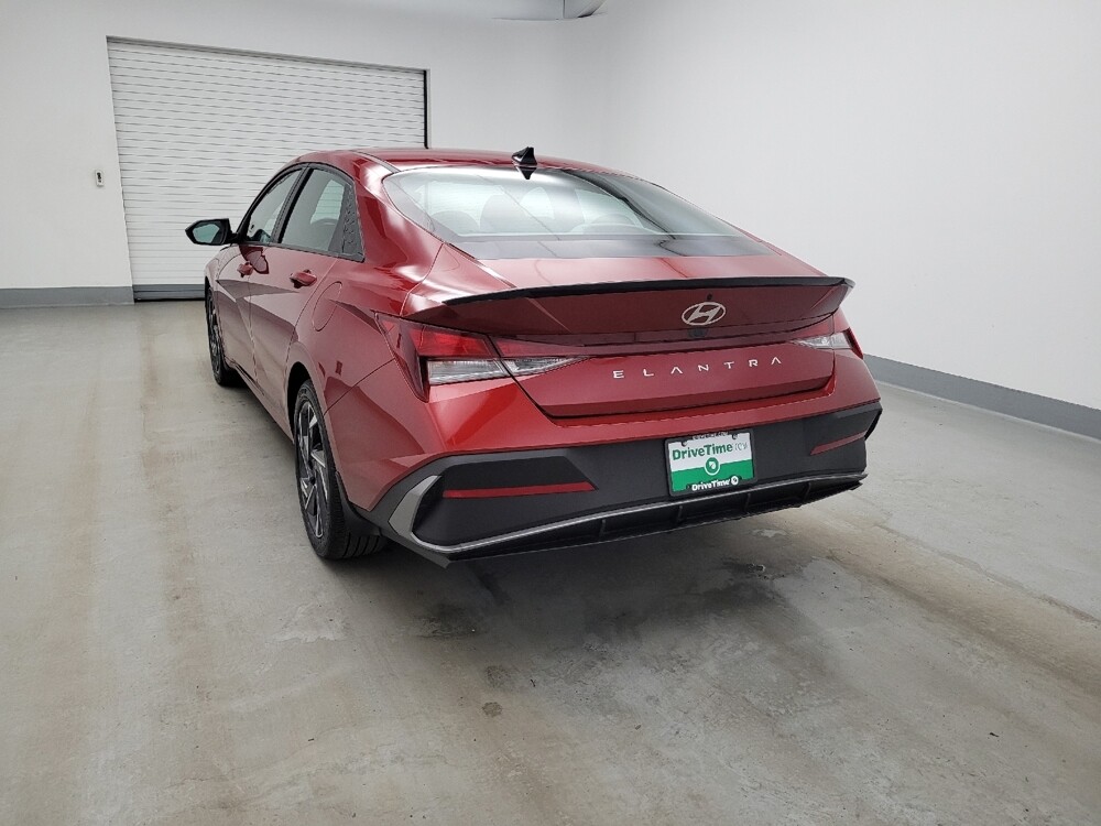 2025 Hyundai Elantra in Cincinnati, OH 45255 - 18133406 6