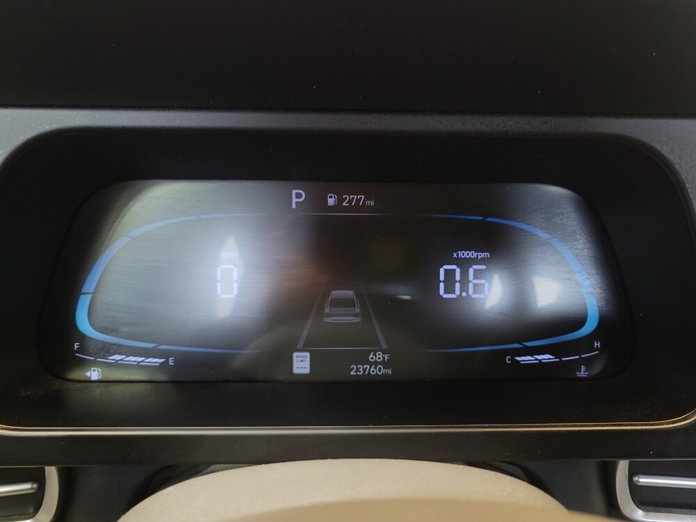 2025 Hyundai Elantra in Cincinnati, OH 45255 - 18133406 23