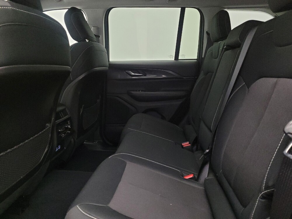 2023 Jeep Grand Cherokee in Louisville, KY 40258 - 18133413 18