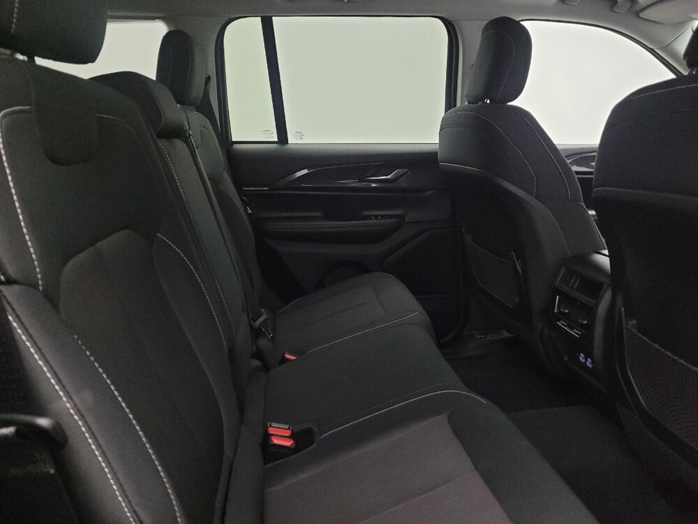 2023 Jeep Grand Cherokee in Louisville, KY 40258 - 18133413 19