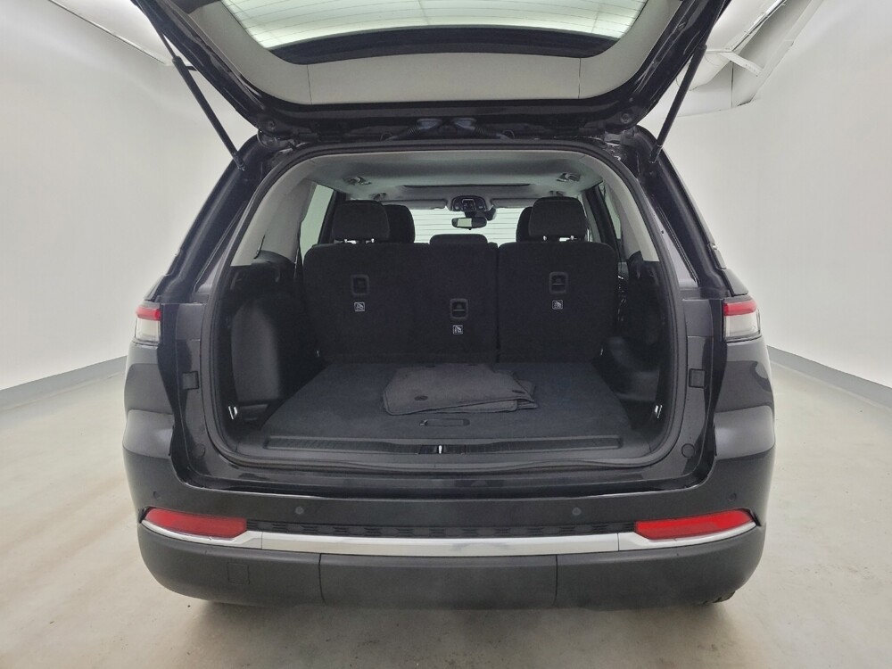 2023 Jeep Grand Cherokee in Louisville, KY 40258 - 18133413 29