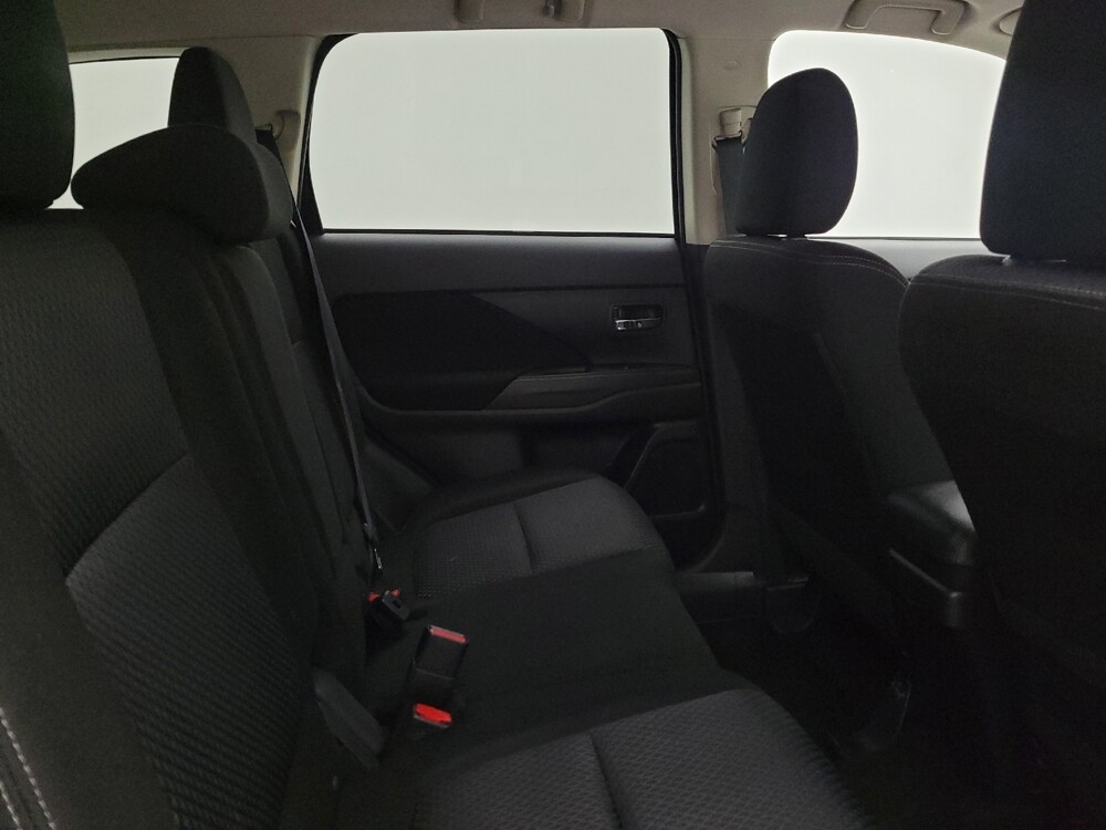 2016 Mitsubishi Outlander in Maple Heights, OH 44137 - 18133415 19