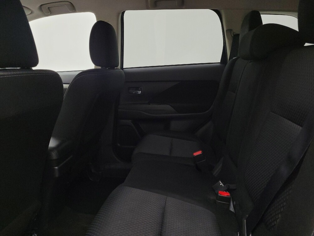 2016 Mitsubishi Outlander in Maple Heights, OH 44137 - 18133415 18