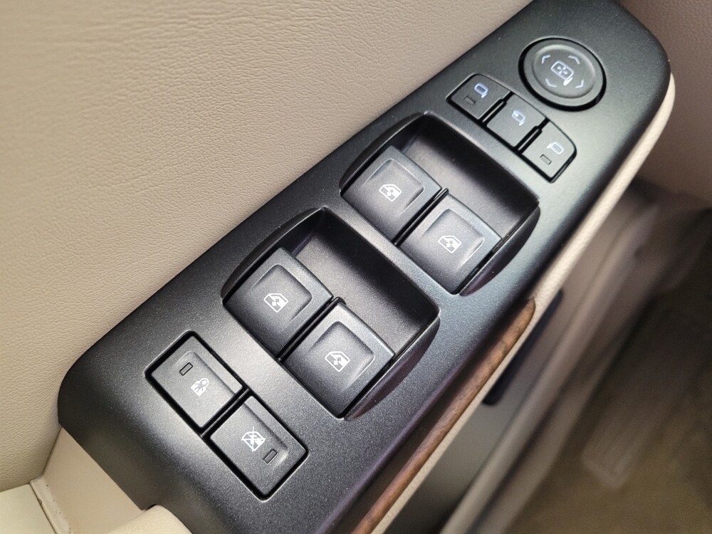 2018 GMC Yukon XL in Cincinnati, OH 45255 - 18133417 27