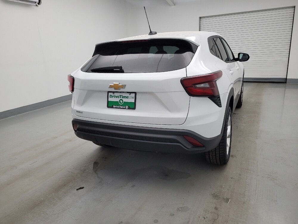 2024 Chevrolet Trax in Cincinnati, OH 45255 - 18133418 7