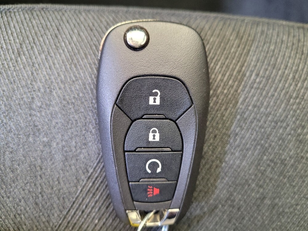 2024 Chevrolet Trax in Cincinnati, OH 45255 - 18133418 32