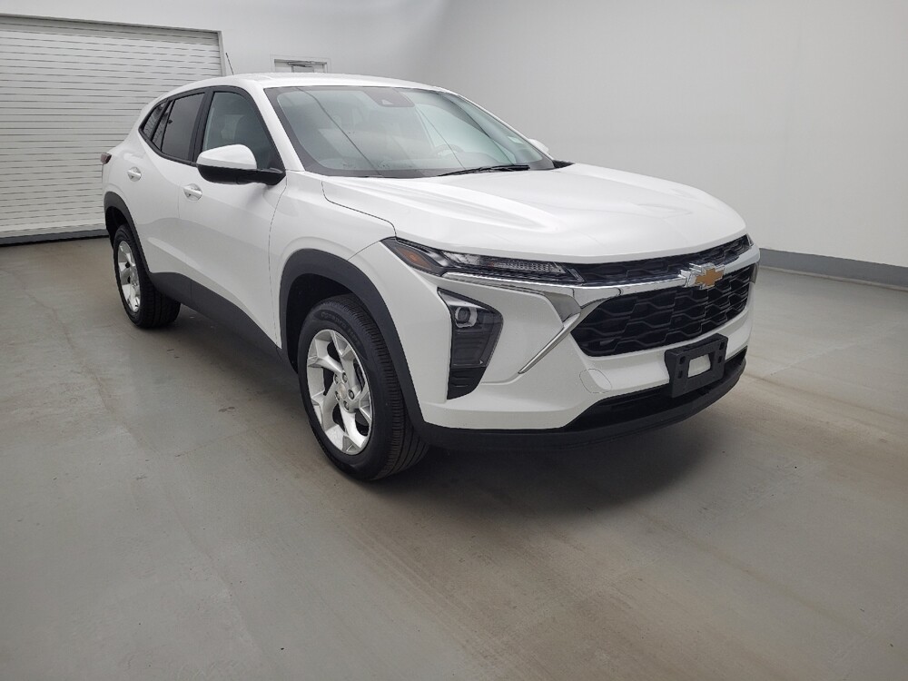 2024 Chevrolet Trax in Cincinnati, OH 45255 - 18133418 13