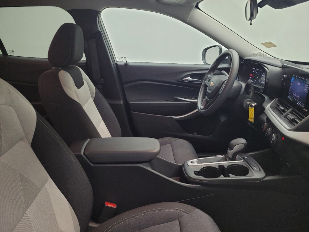 2024 Chevrolet Trax in Cincinnati, OH 45255 - 18133418 21