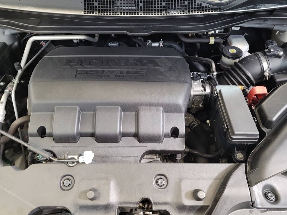 2016 Honda Odyssey in Louisville, KY 40258 - 18133419 30