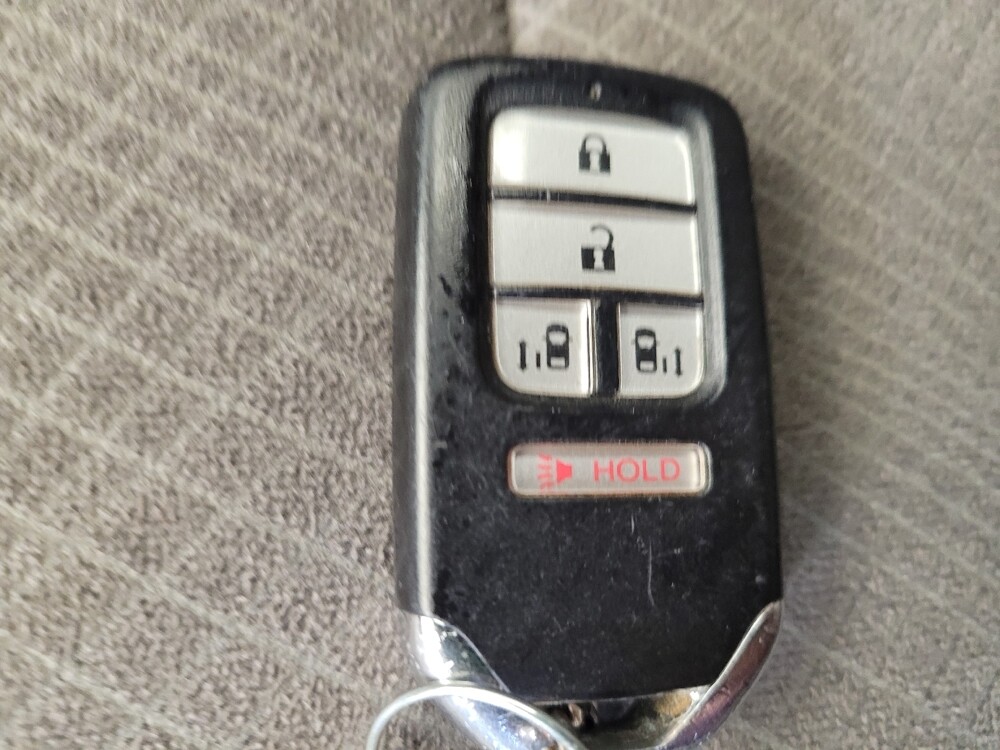 2016 Honda Odyssey in Louisville, KY 40258 - 18133419 32