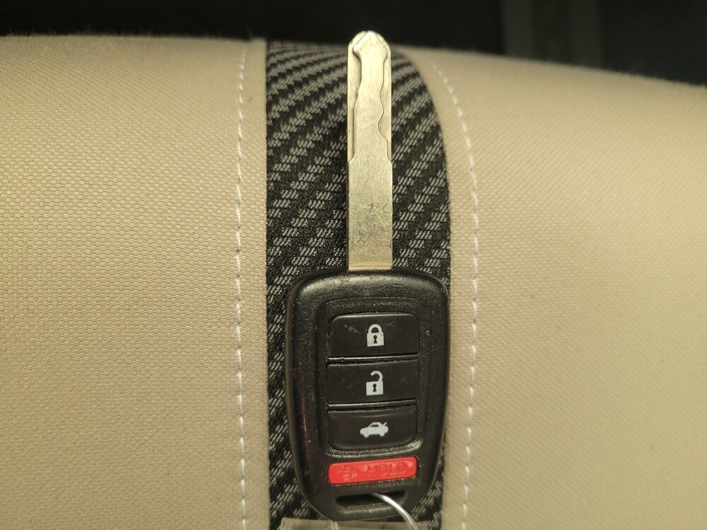 2018 Honda Civic in Louisville, KY 40258 - 18133421 32