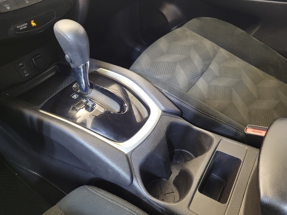 2015 Nissan Rogue in Columbus, OH 43228 - 18133424 26