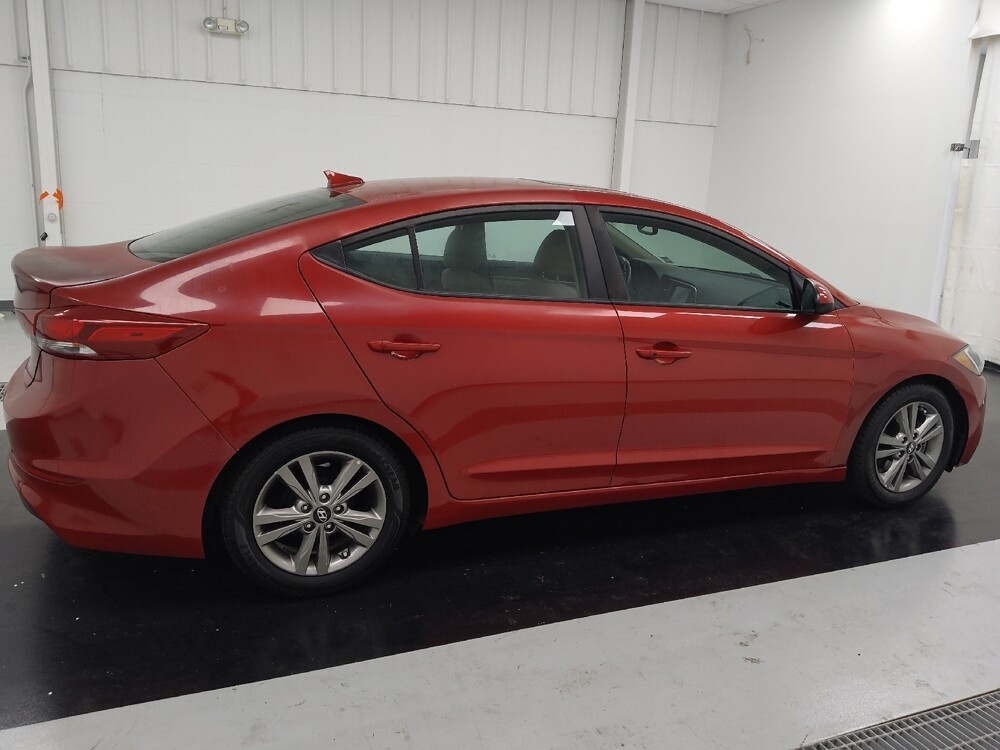 2017 Hyundai Elantra in St. Louis, MO 63125 - 18133429 10