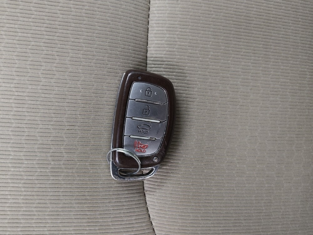 2017 Hyundai Elantra in St. Louis, MO 63125 - 18133429 32