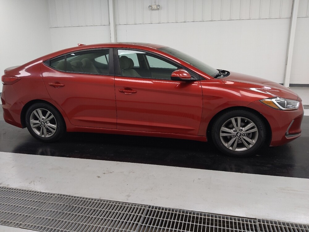 2017 Hyundai Elantra in St. Louis, MO 63125 - 18133429 11