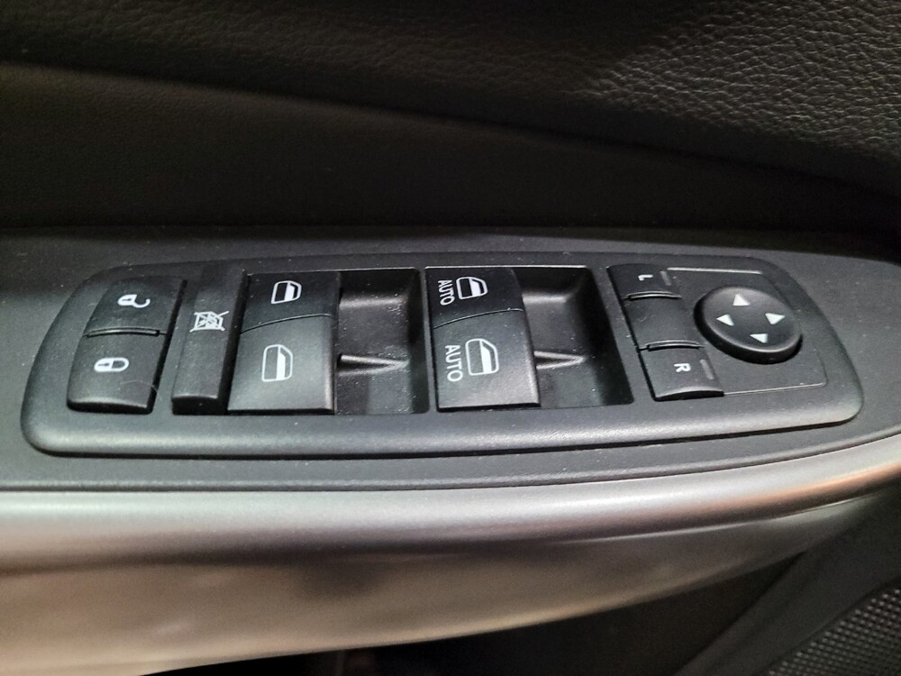 2019 Jeep Cherokee in Owings Mills, MD 21117 - 18133435 27