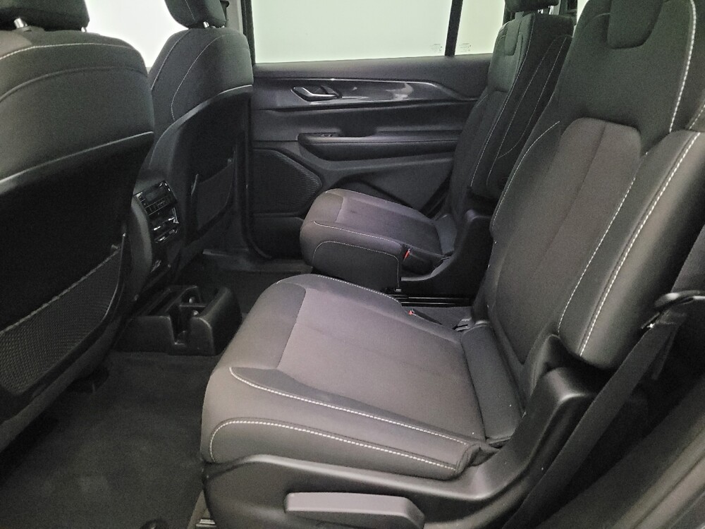 2023 Jeep Grand Cherokee L in Williamstown, NJ 8094 - 18133437 18