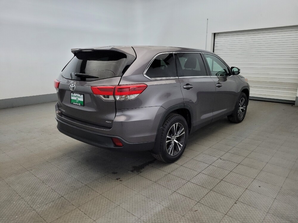 2019 Toyota Highlander in Williamstown, NJ 8094 - 18133447 9