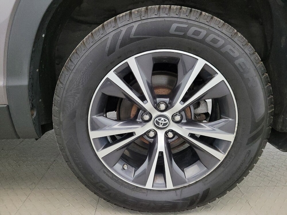 2019 Toyota Highlander in Williamstown, NJ 8094 - 18133447 31