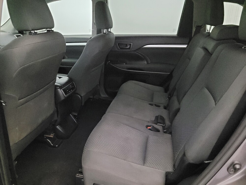2019 Toyota Highlander in Williamstown, NJ 8094 - 18133447 18