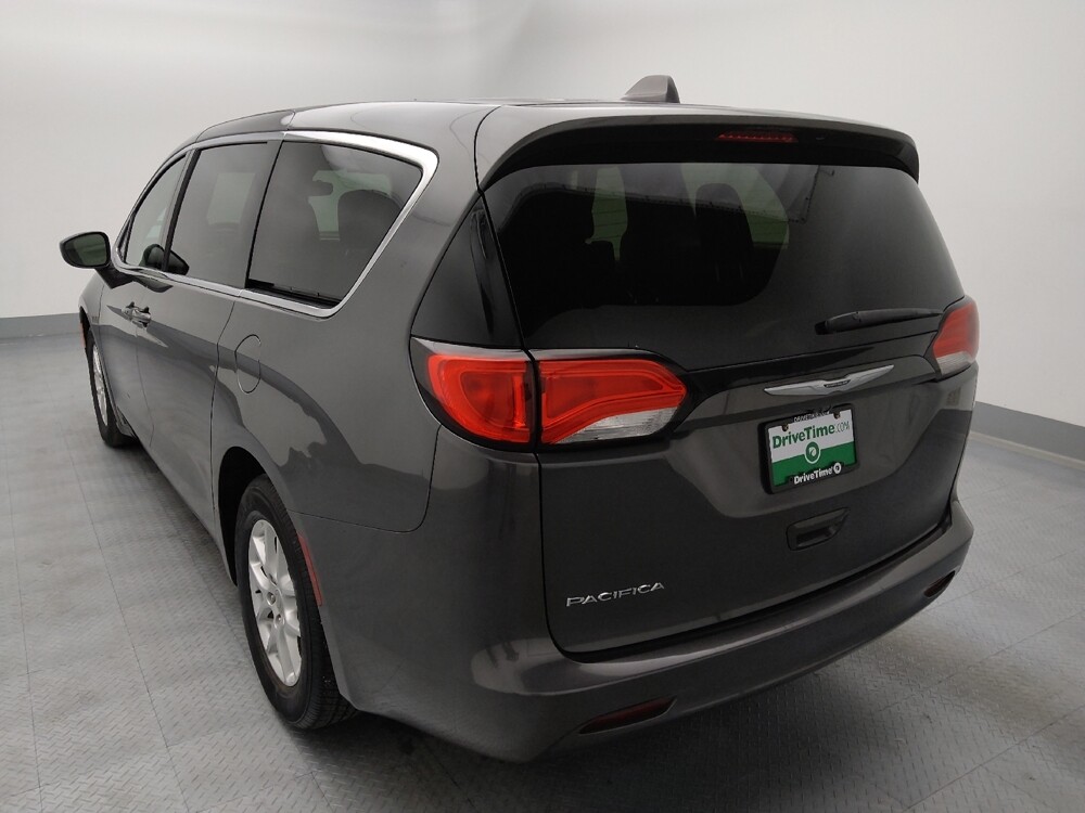 2017 Chrysler Pacifica in Gladstone, MO 64118 - 18133449 6